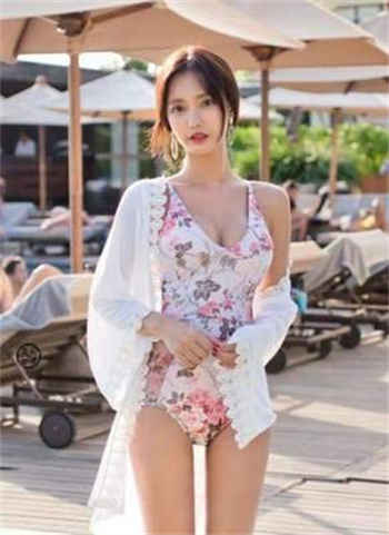 男主姓冷女主姓莫