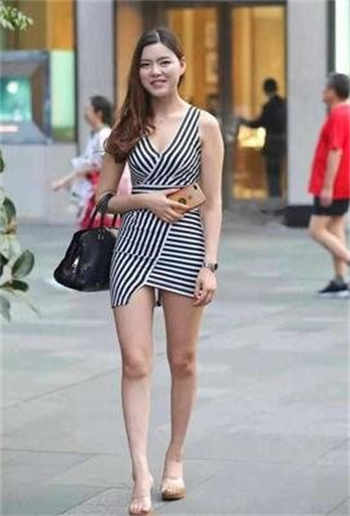 猫爪摁狗头在哪可以看