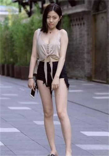 榜一方丈女徒弟万伊
