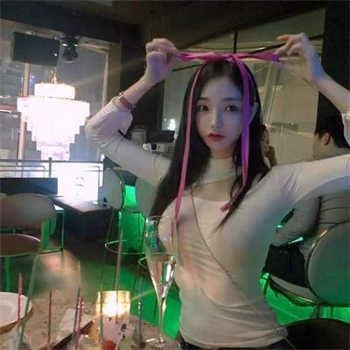 隔壁女邻居
