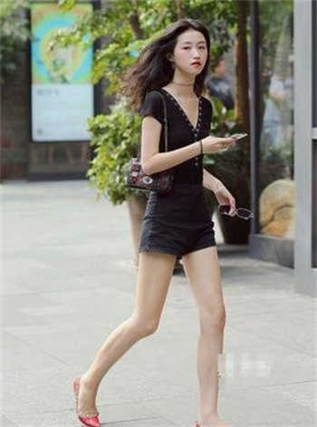 寂寞无助的主妇与快递员