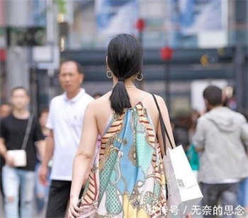 抖音小脚丫抬腿事件