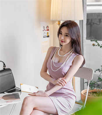 买车险睡保险女