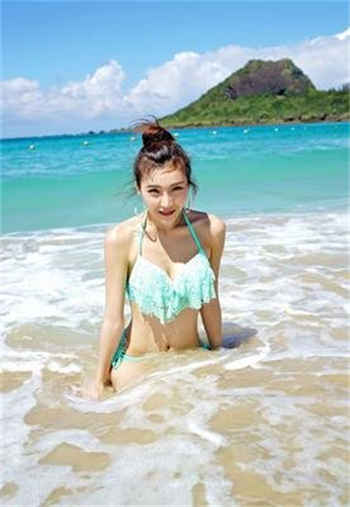 边吻边解开衣服视频