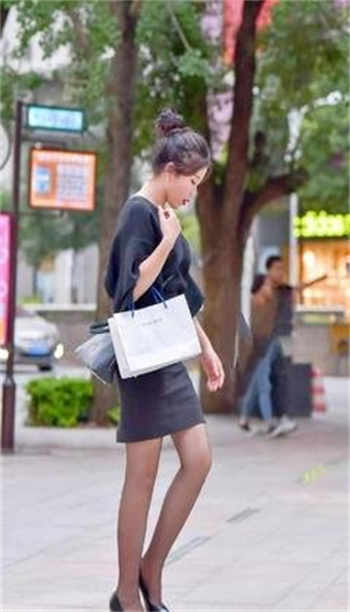 邻居家的傻女儿