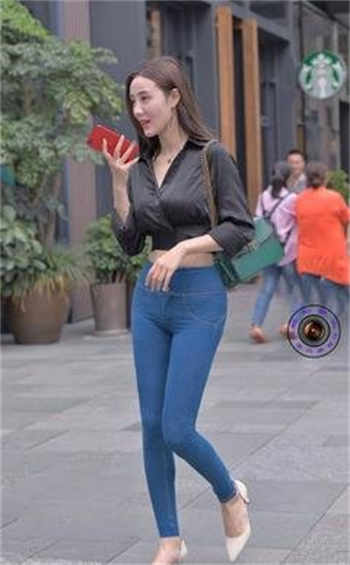 大妈与隔壁小伙交往10年